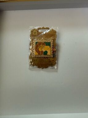 Disney Gold Lion King Commemorative Enamel Pin - Yellow, Green